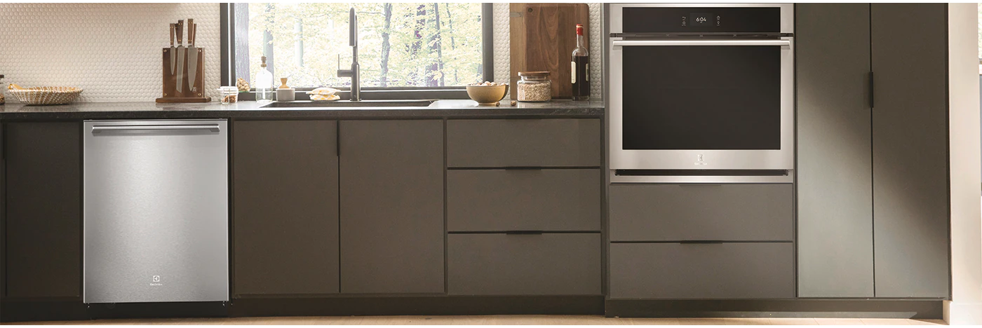 24'' Stainless Steel Tub Built-In Dishwasher with SmartBoost™ EDSH4944BS