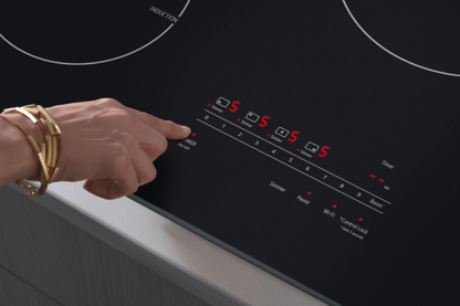 30” Smart Induction Cooktop with UltraHeat™ 4.3kW Element CBIH3013BE