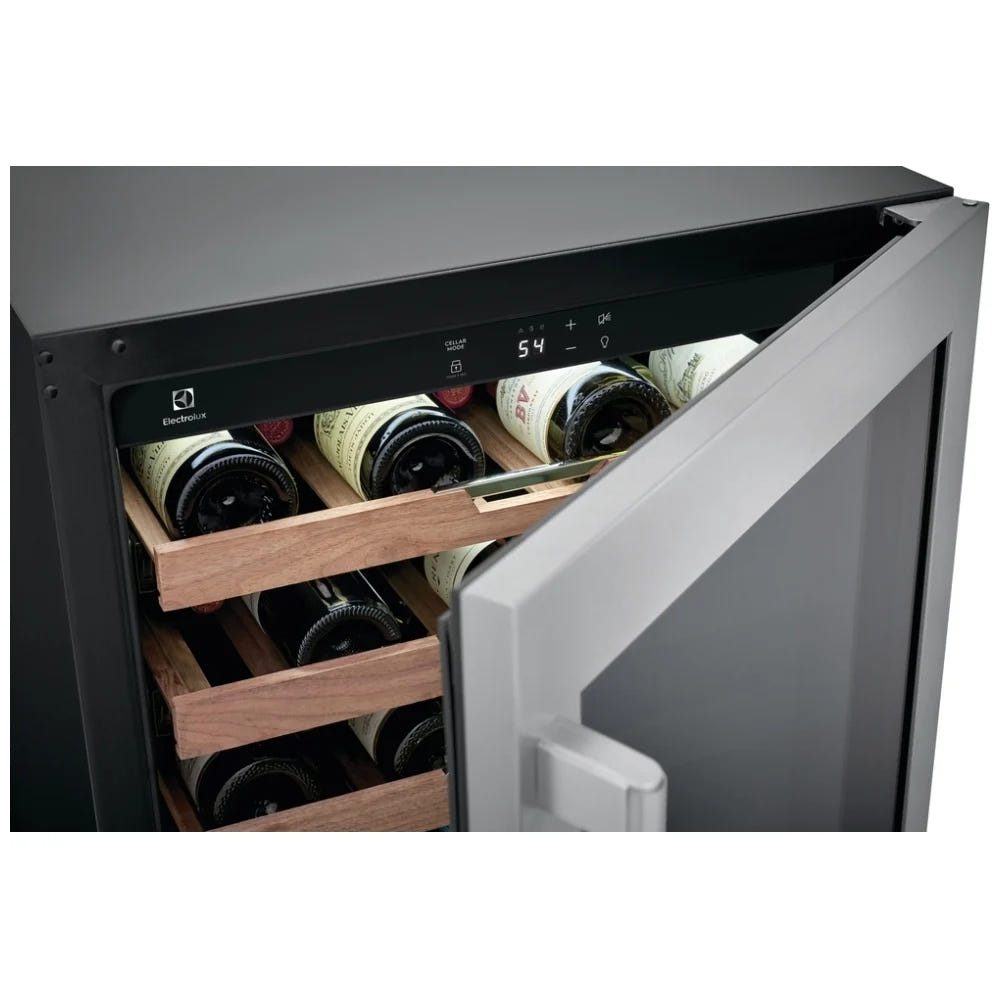 伊莱克斯 24 英寸台下式葡萄酒冷却器 EI24WC15VS