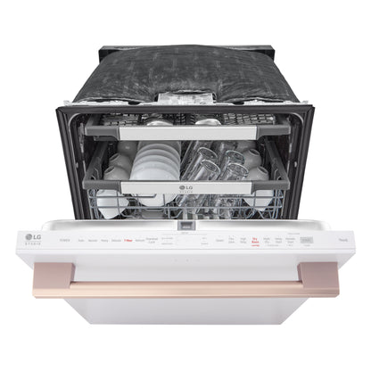 LG STUDIO 智能顶控洗碗机，配备 1 小时洗涤和烘干功能、QuadWash® Pro、TrueSteam® 和 Dynamic Heat Dry™ SDWB24W3