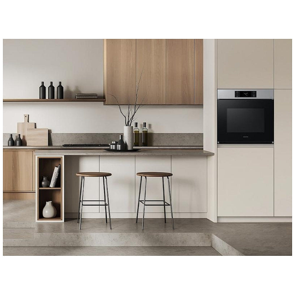 Samsung Bespoke NV51CG700SSRAA Single Wall Oven, 30 inch Exterior Width, Convection, Self Clean, 5.1 cu. ft. Capacity, Temperature Probe, Wifi Enabled, Air Fry, Stainless Steel colour