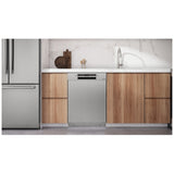 Bosch 100 Series SHE41D75UC Dishwasher, 24 inch Exterior Width, 48 dB Decibel Level, Full Console, Stainless Interior, 5 Wash Cycles, 13 Capacity (Place Settings), 2 Loading Racks, Wifi Enabled, Stainless Steel colour